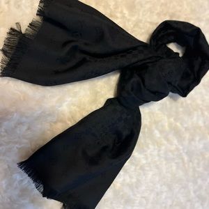 💯 % Authentic Louis Vuitton pashmina/scarp